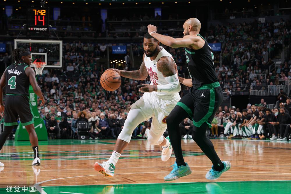 正具有吸引 正具有吸引